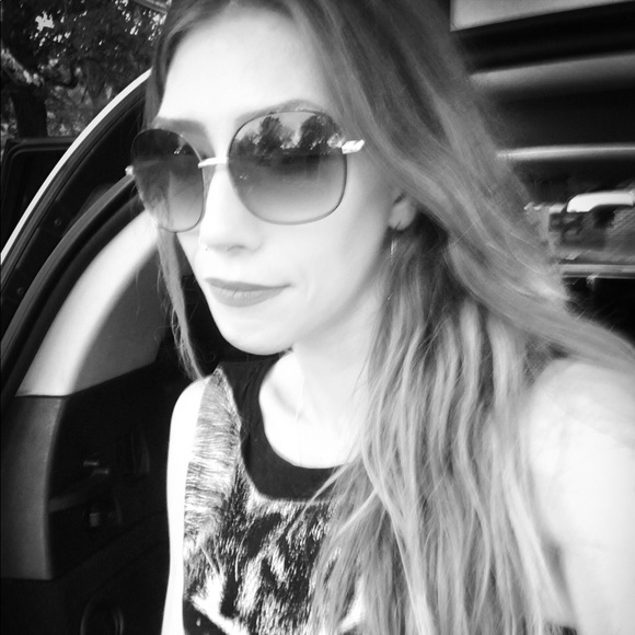 Meet your Posher, Hollie - Picture 5 of 11